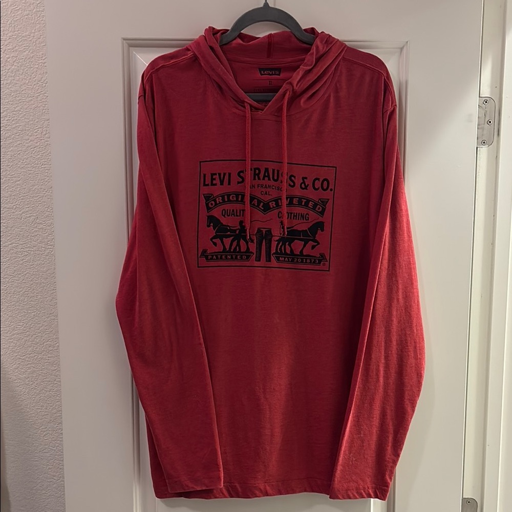 Levi's Extra-Large Red Graphic Hoodie for Men
